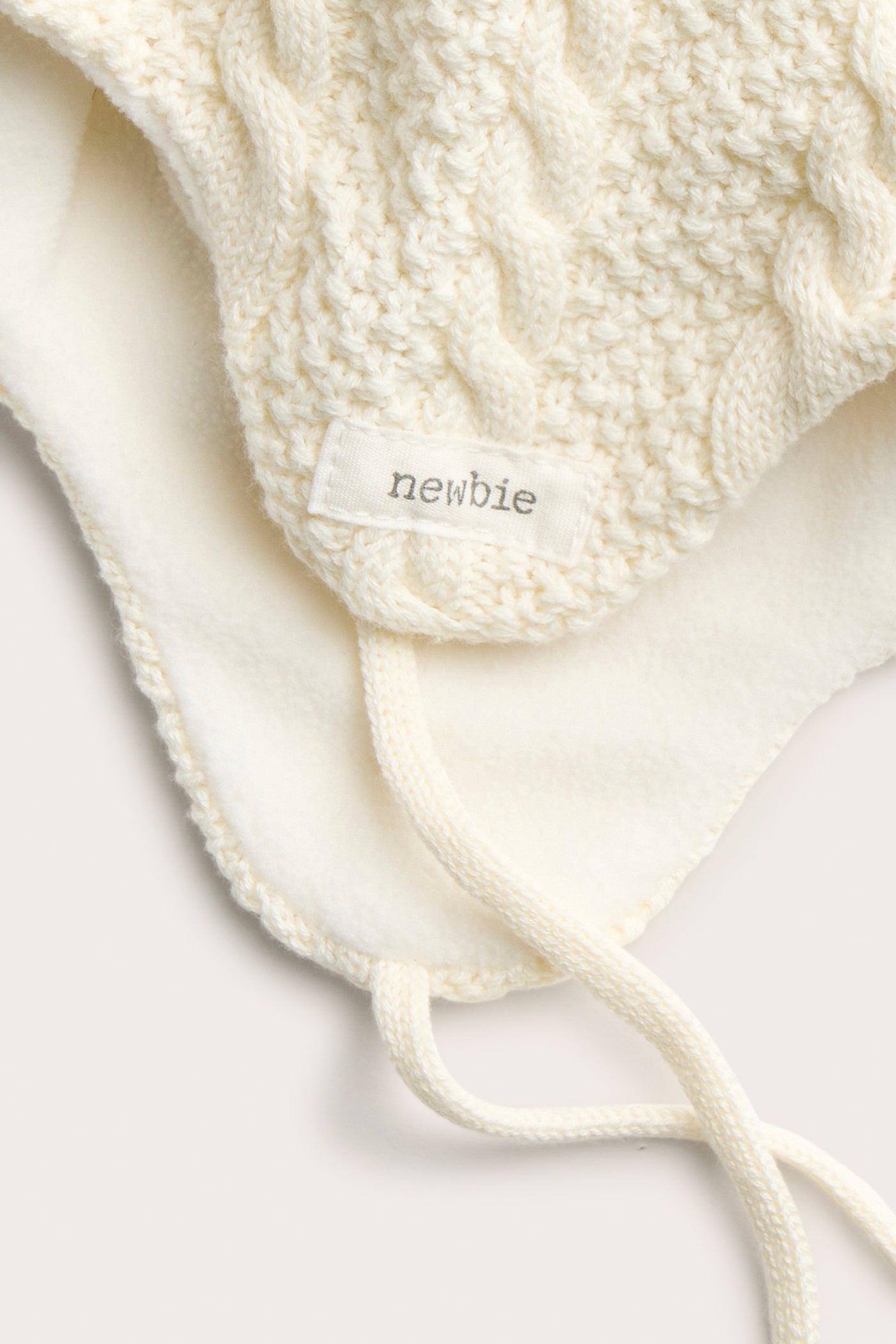 Baby & kids white knitted hat – Newbie