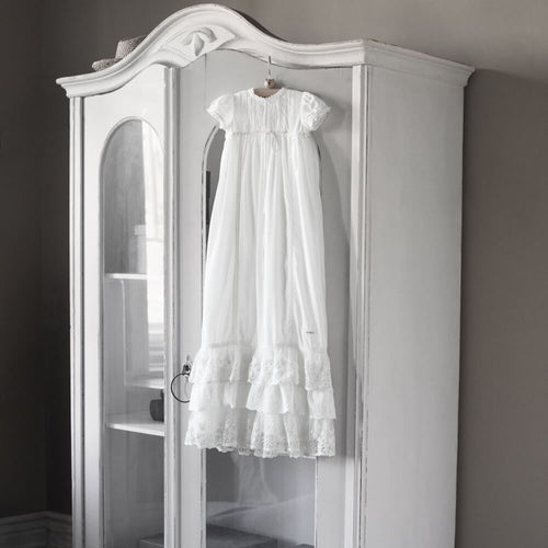 How to Choose a Christening Dress