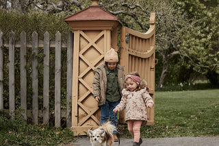 kids out on a walk dressed in autumn jackets and accessoires