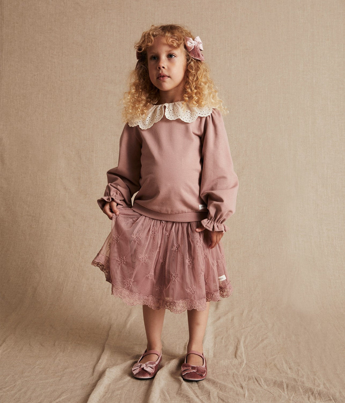Kids pink collar sweatshirt