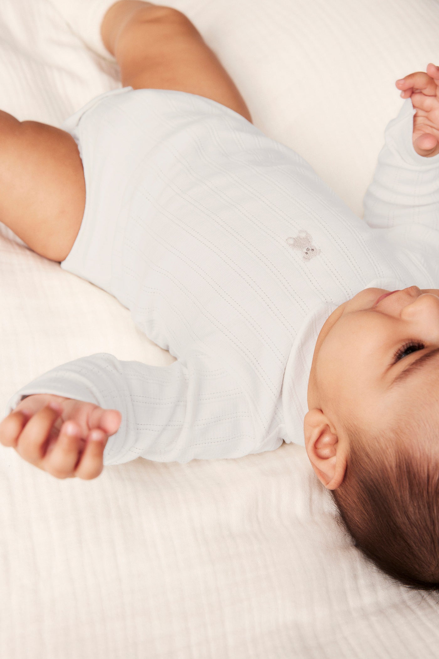 Baby white collar teddy embroidery bodysuit