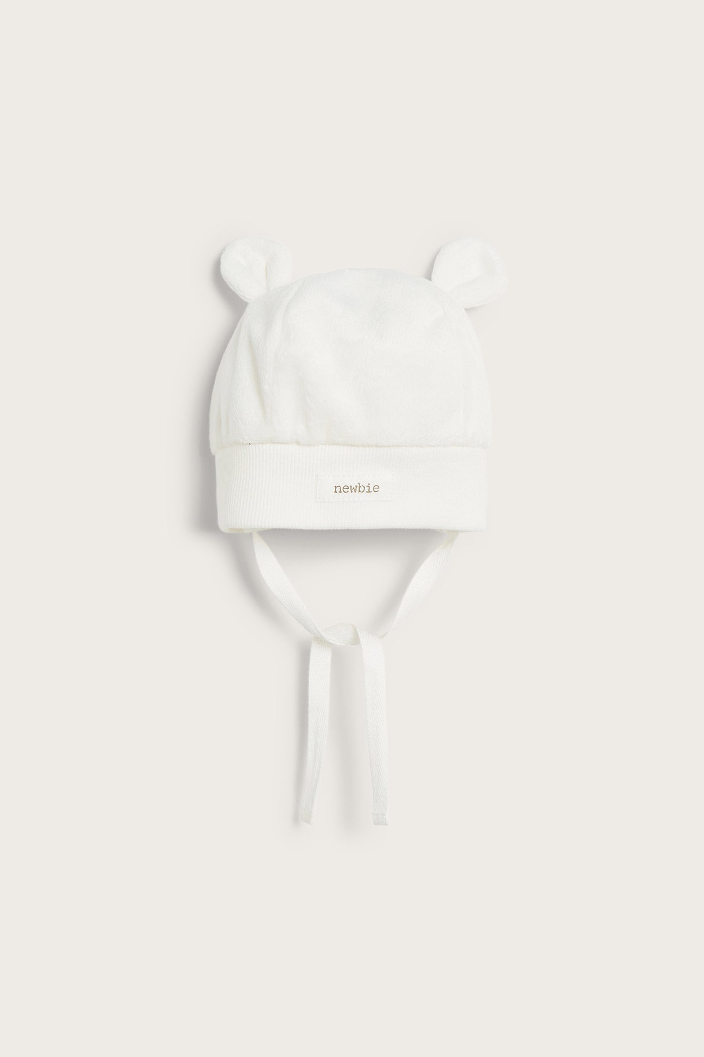 White hat with bear ears