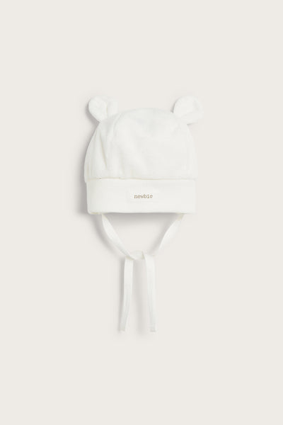 White hat with bear ears