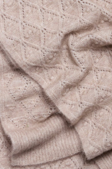 Women's beige patterned knit scarf
