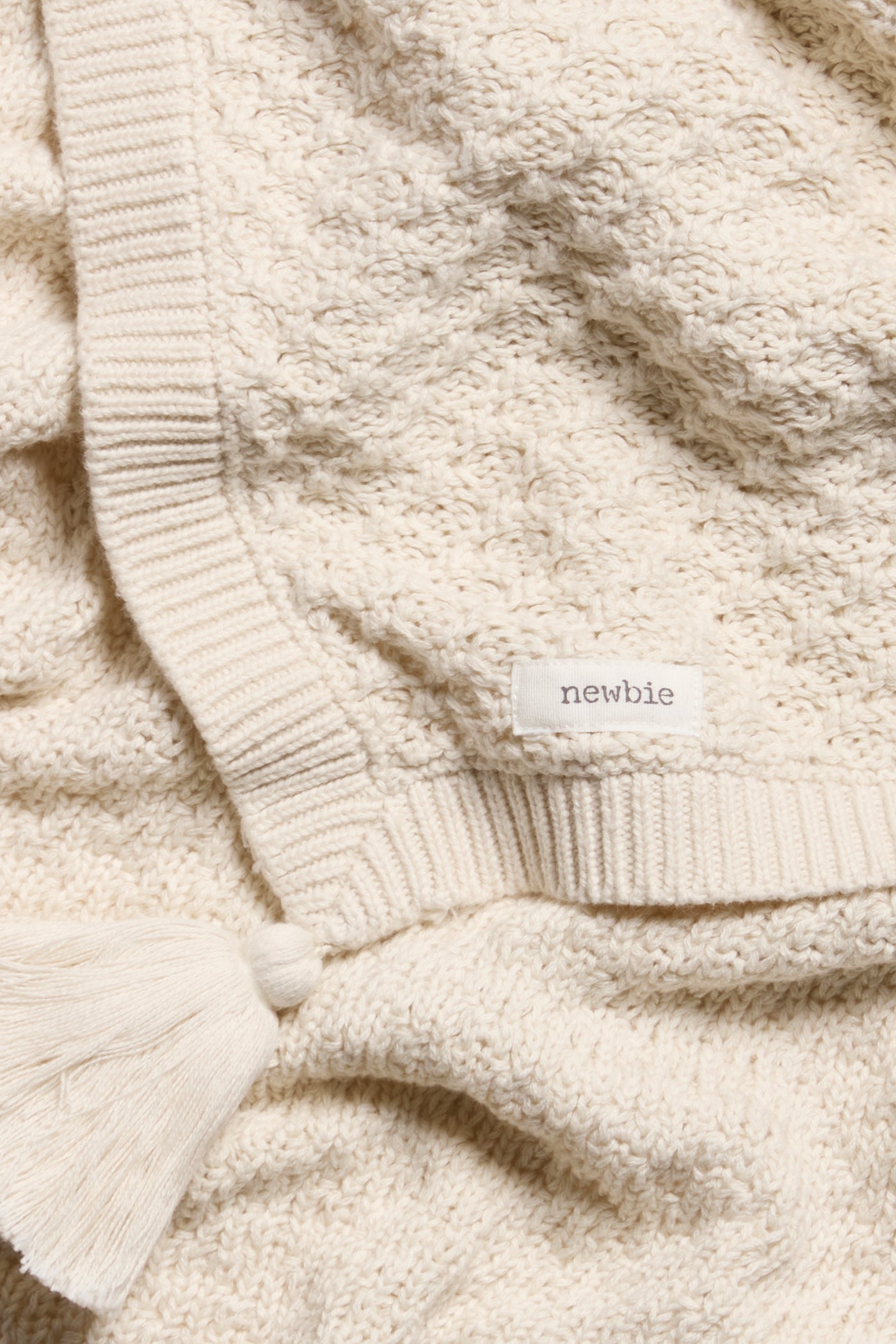 Baby beige knitted pattern blanket