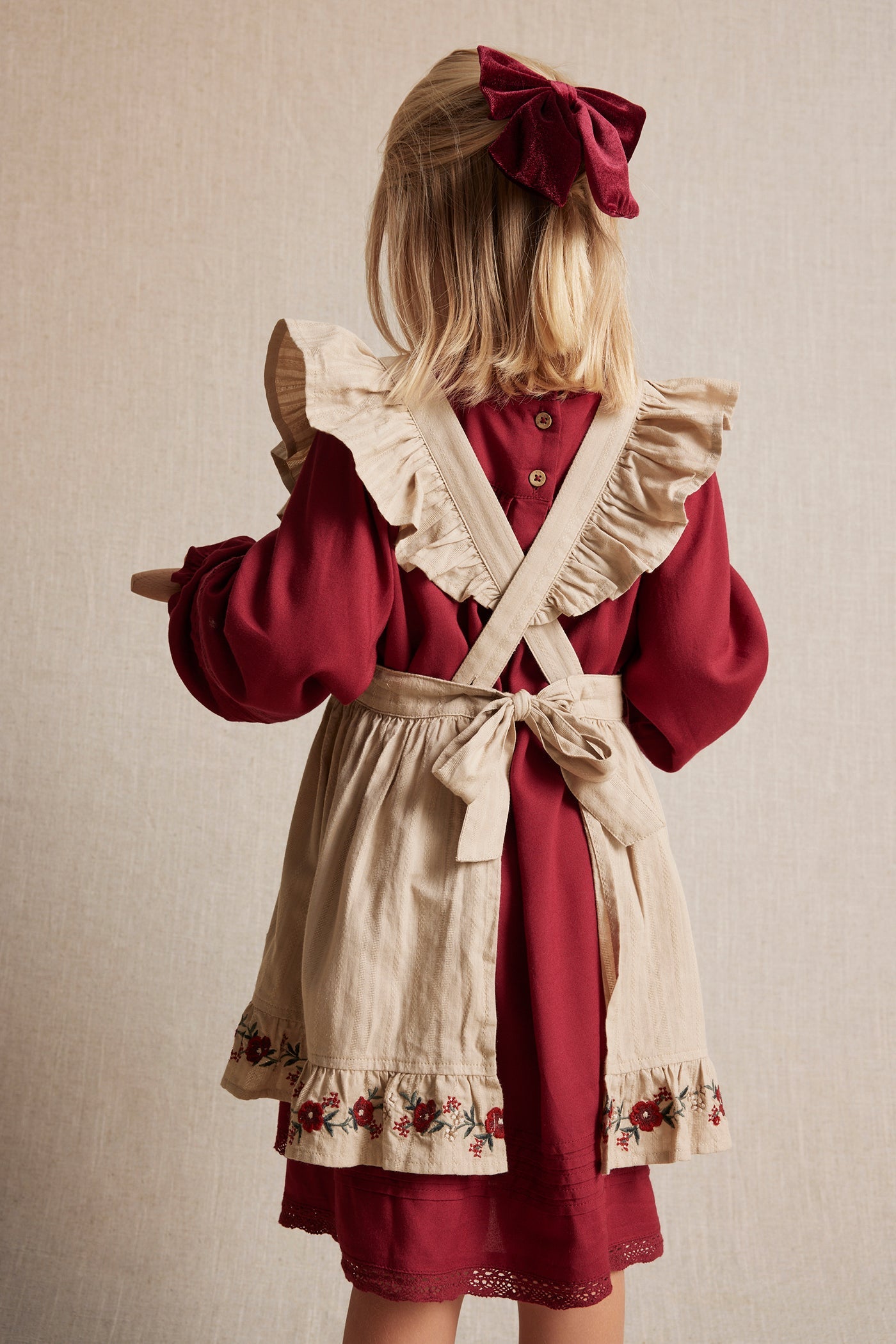 Kids' beige embroidered apron