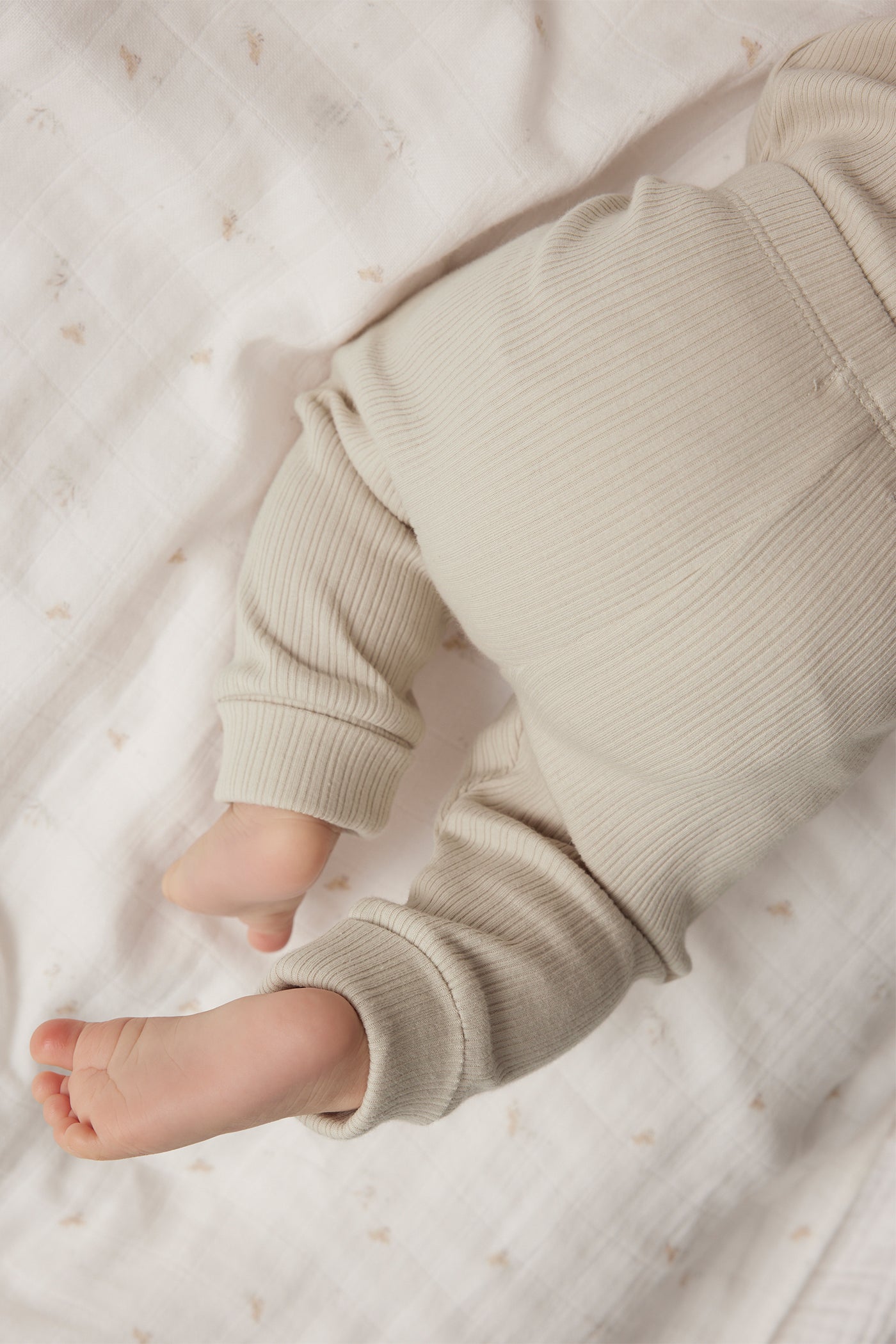 Baby beige ribbed leggings
