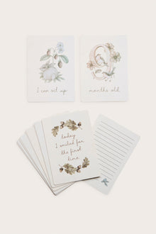 White box with 22 magical cards