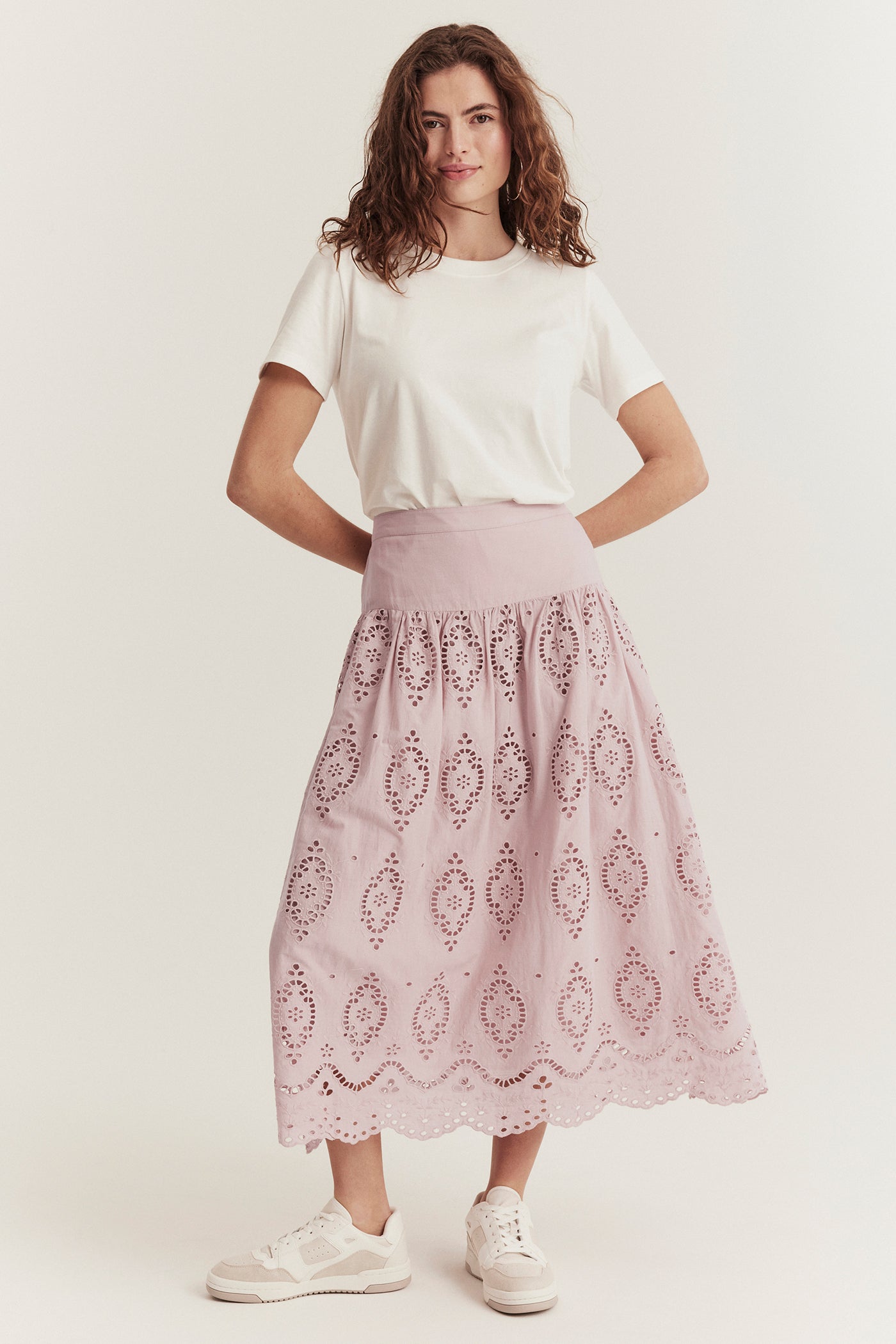 Women's pink embroidered skirt