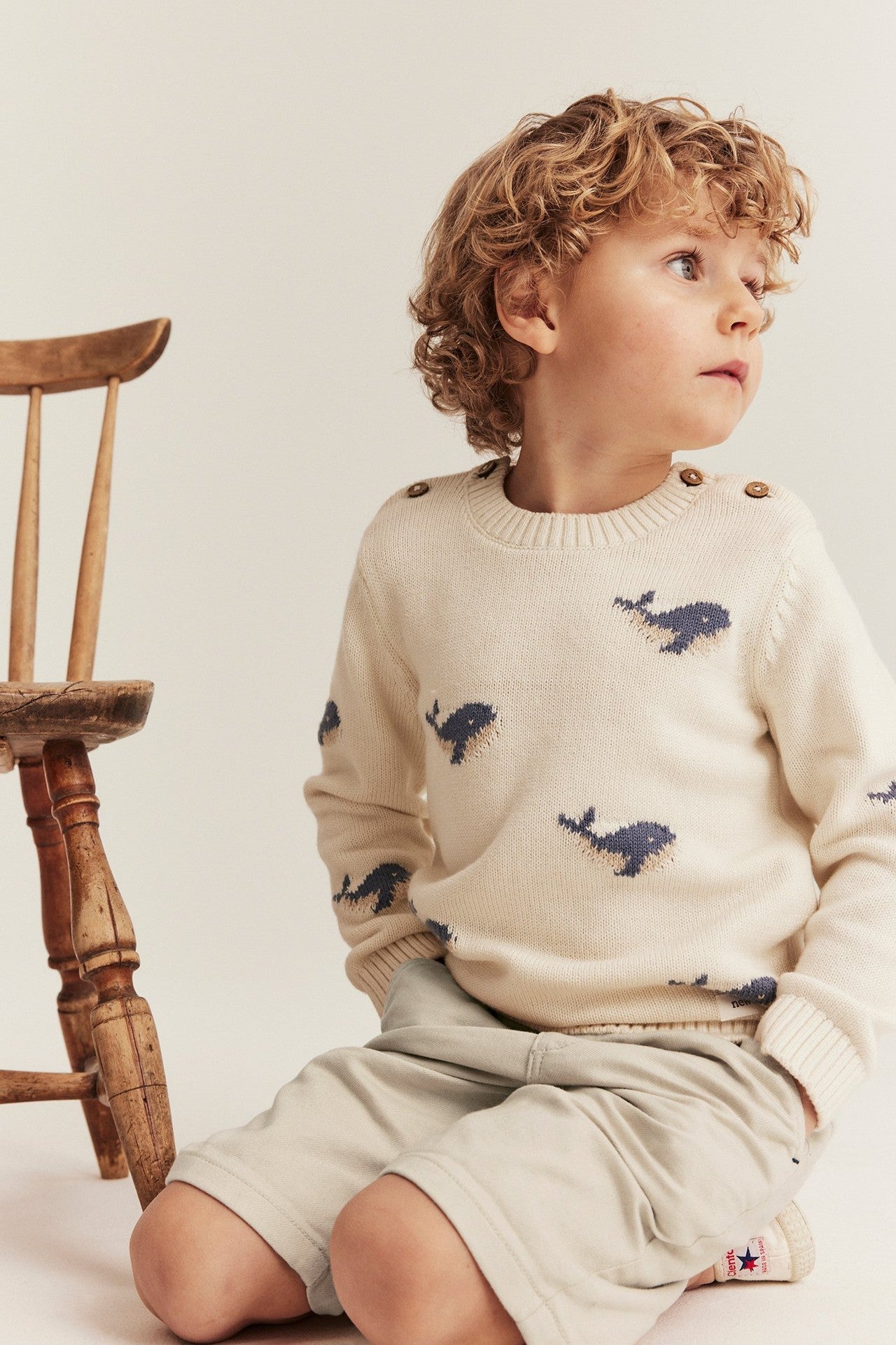 Kids´ beige woven shorts