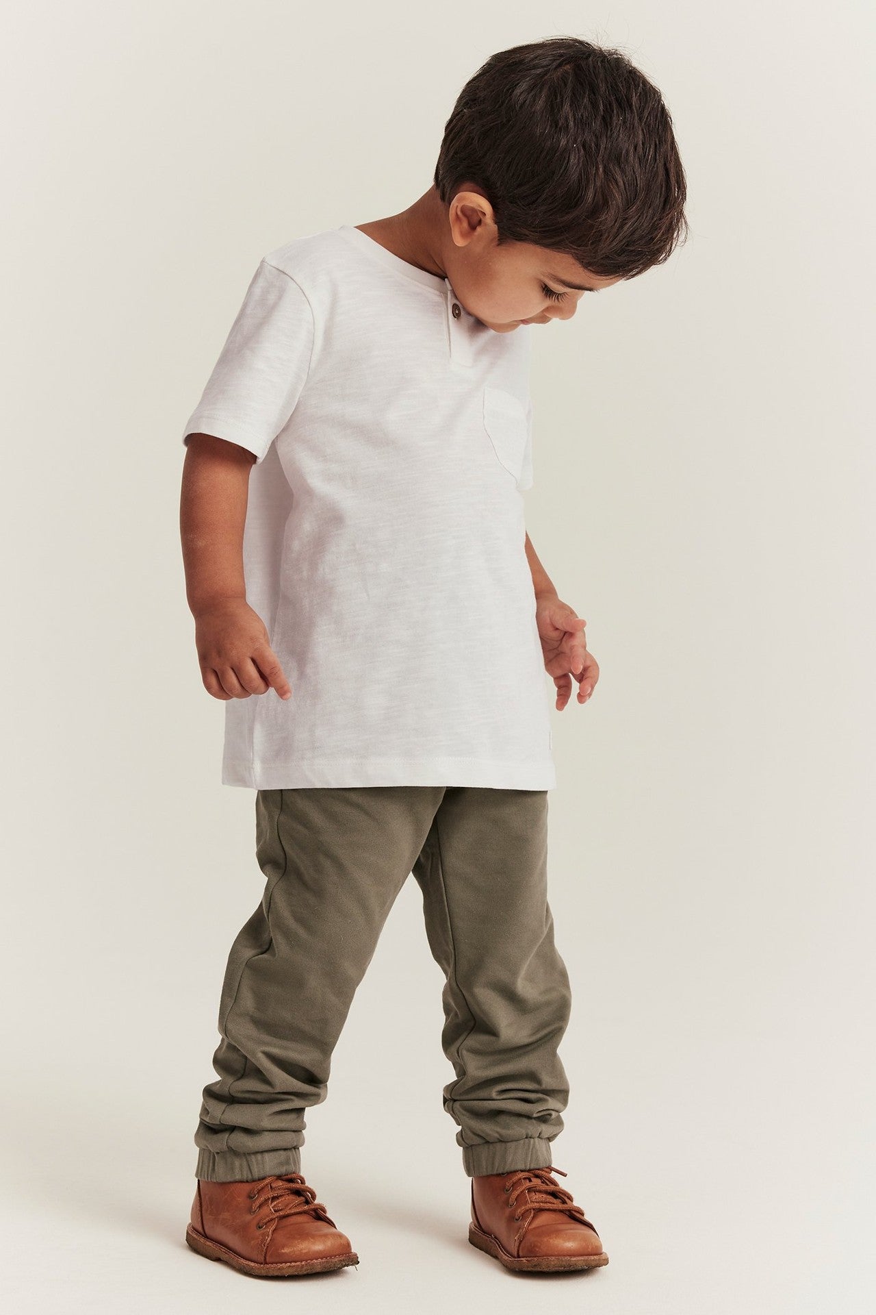 Kids' white basic t-shirt