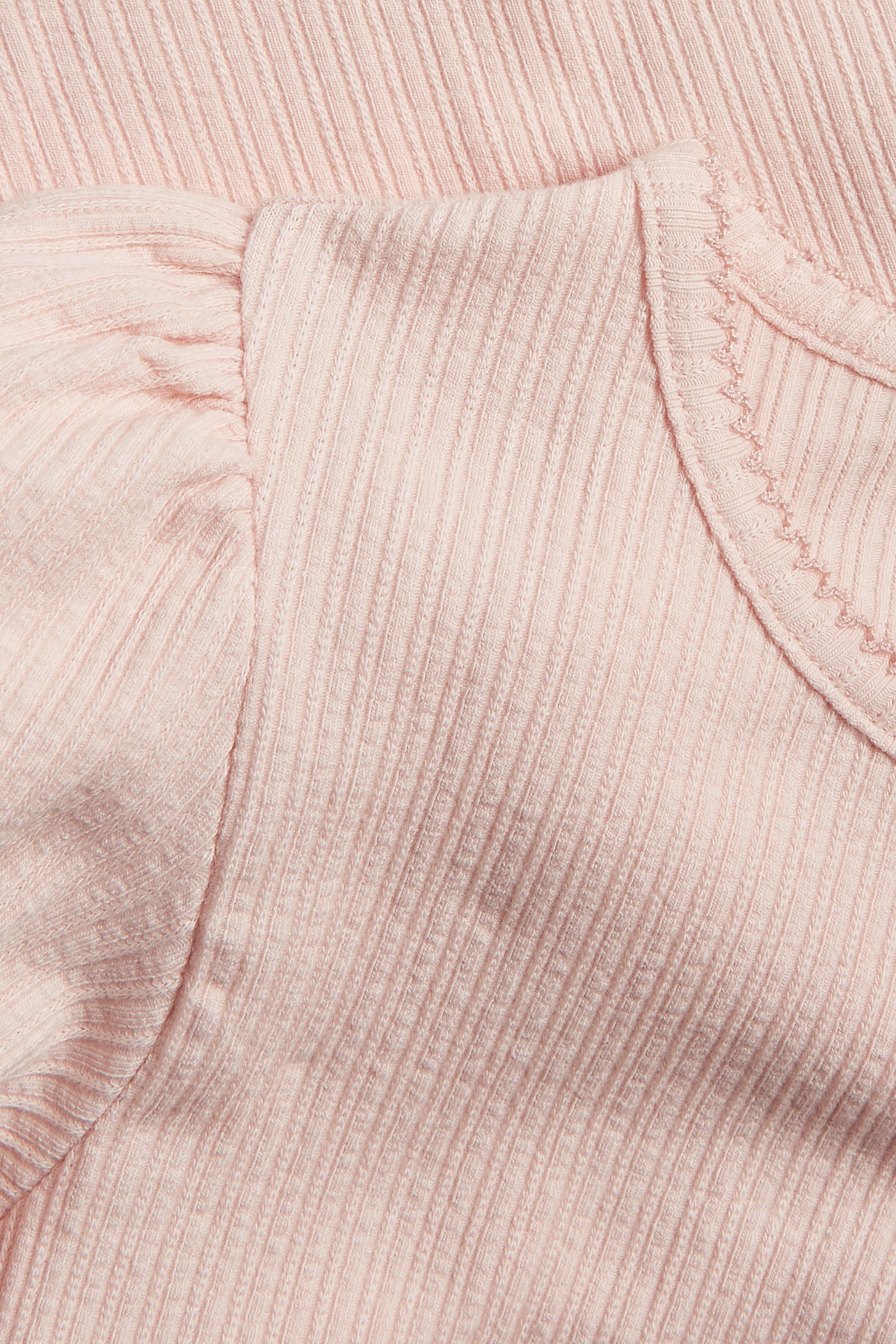 Kids' pink top with puff sleeves