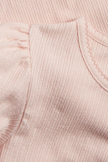 Kids' pink top with puff sleeves