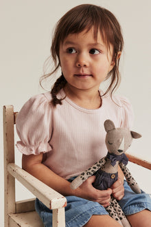 Kids' pink top with puff sleeves