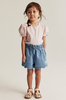 Kids' pink top with puff sleeves