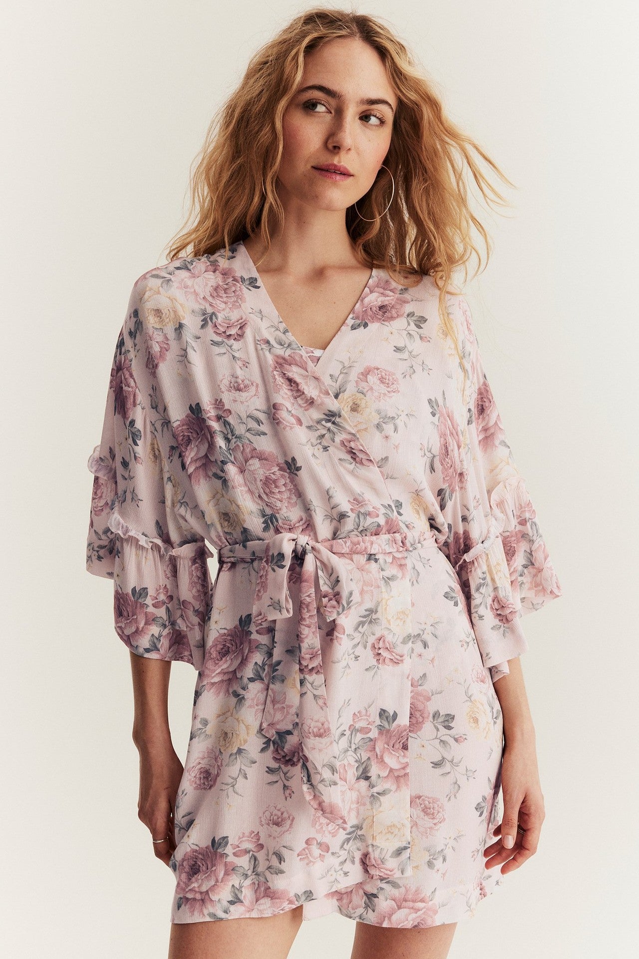 Women's pink floral kimono