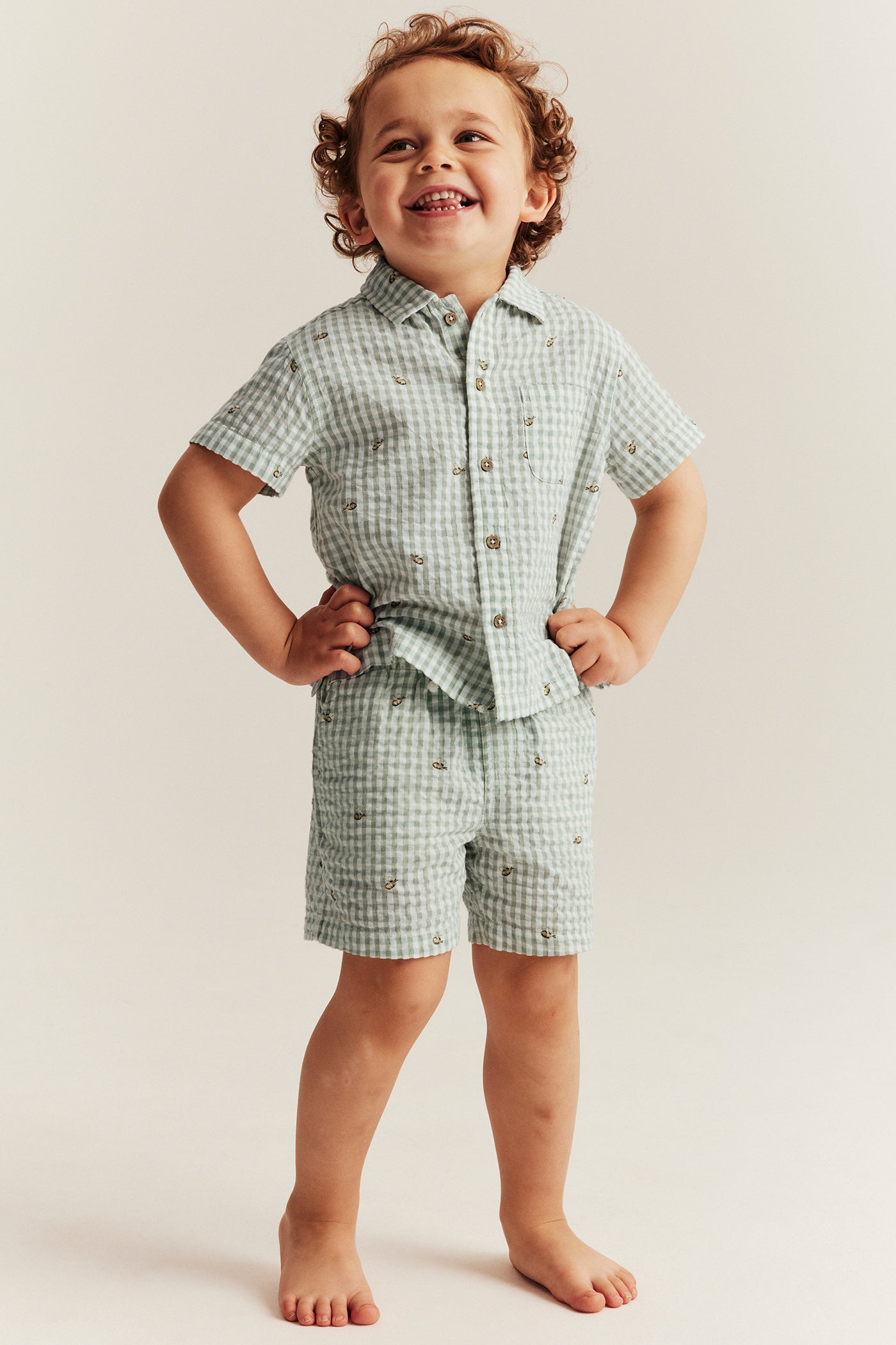 Kids´ green checked bumblebee shorts