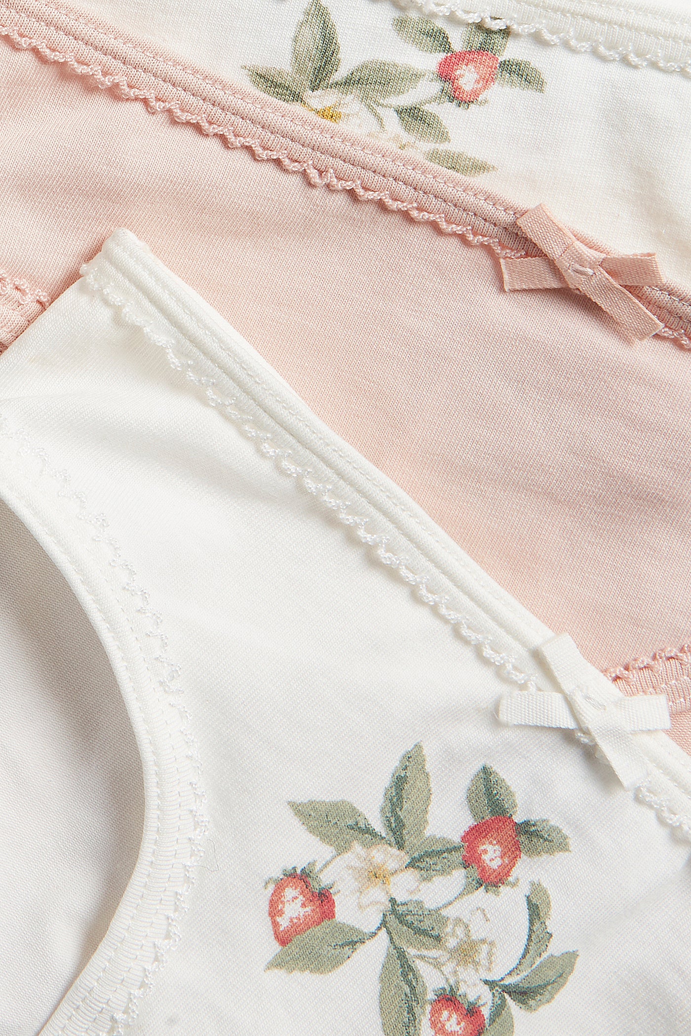 Kids' white strawberry briefs 3-pack