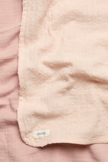 Pink muslin blankets (2-pack)