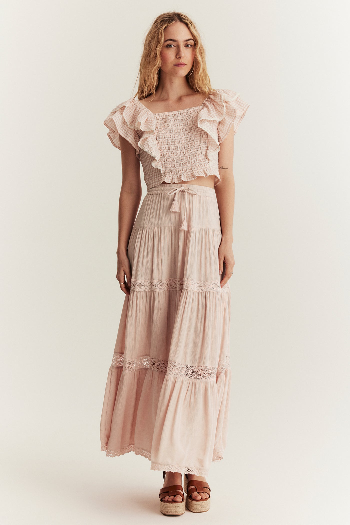 Women's pink viscose skirt with lace