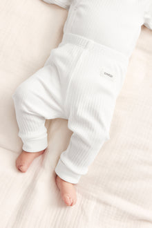 Baby white ribbed leggings