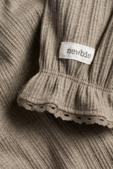 Baby brown ribbed bodysuit with lace trim
