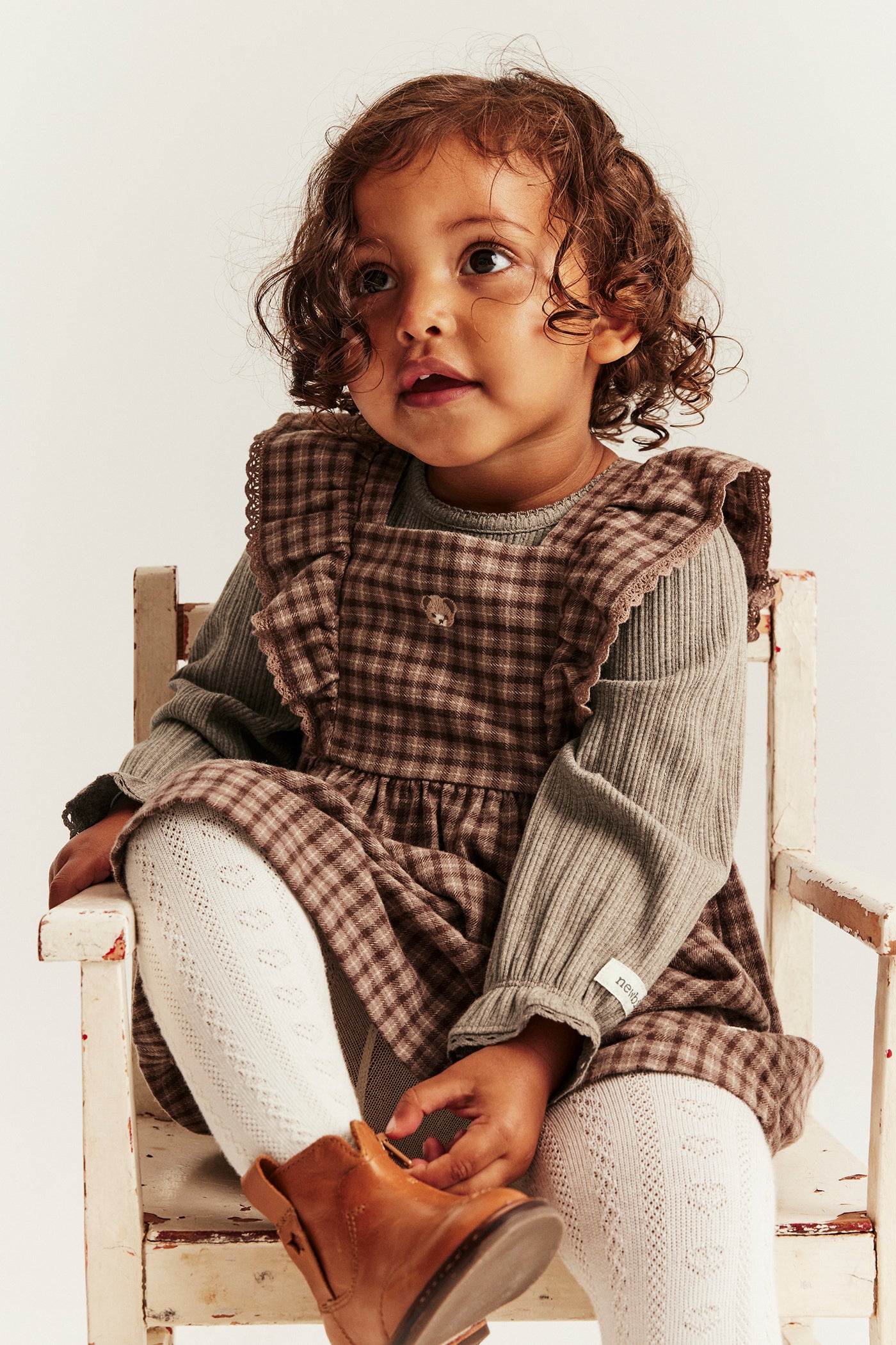 Baby brown ribbed bodysuit with lace trim