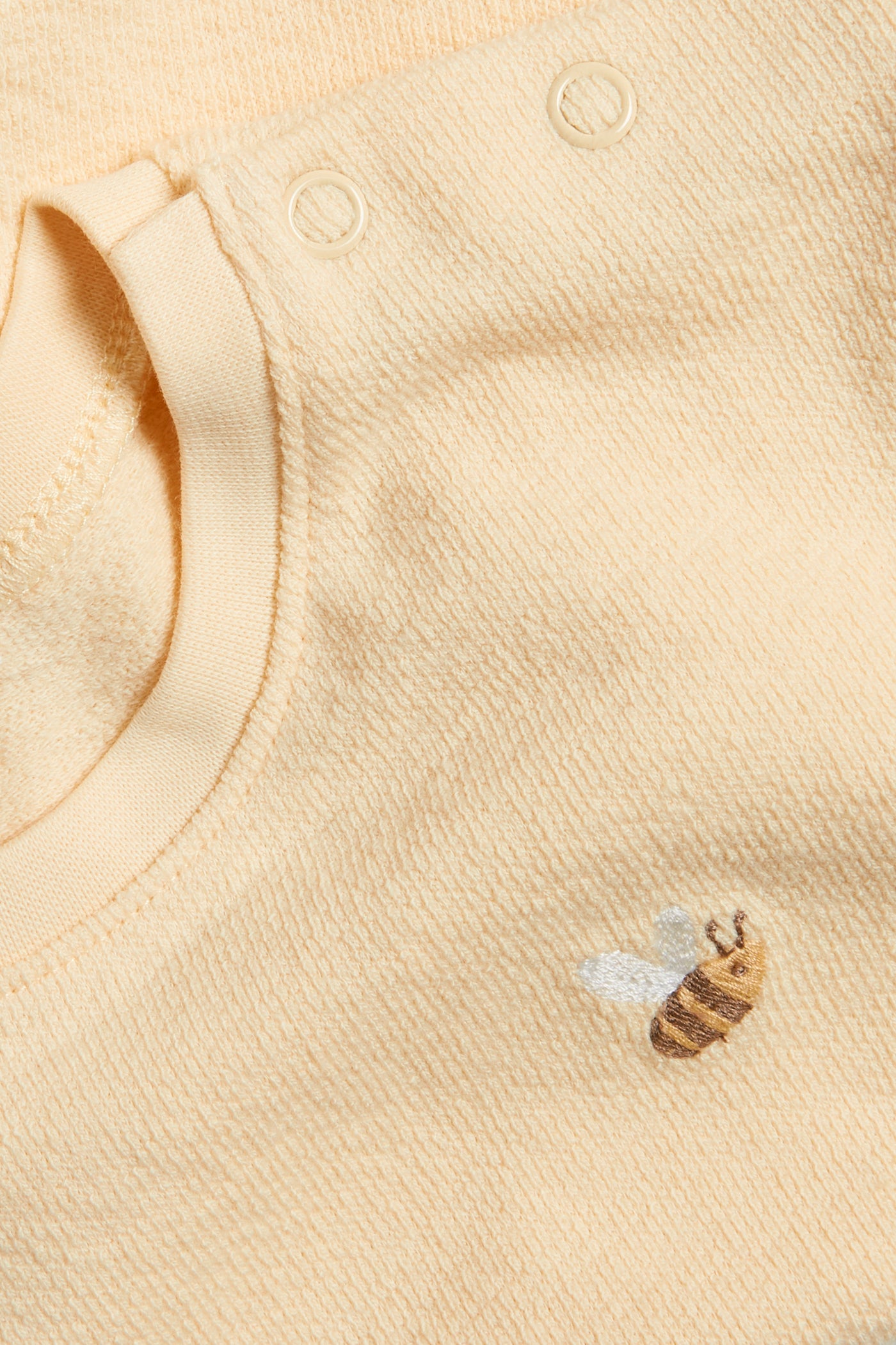 Baby yellow t-shirt with bumblebee