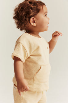 Baby yellow t-shirt with bumblebee