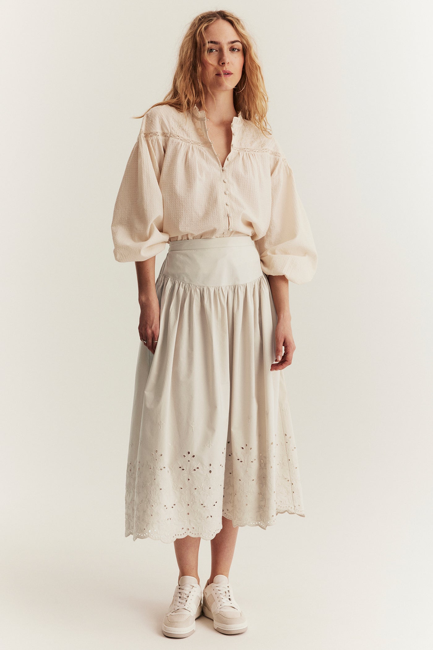 Women's beige embroidery skirt