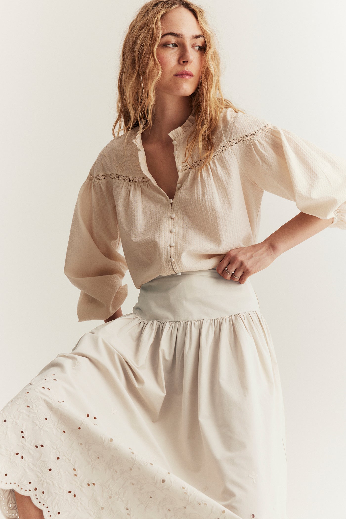 Women's beige embroidery skirt