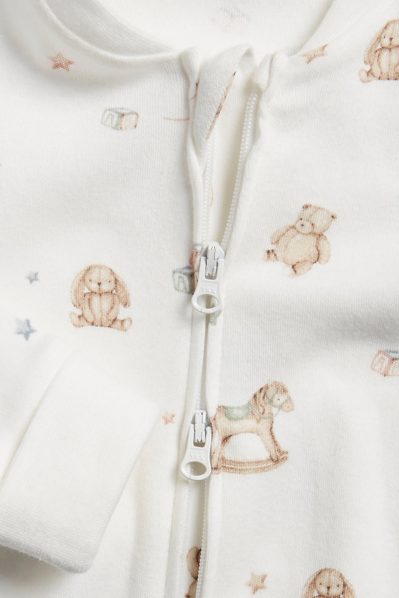 Baby white toy patterned sleepsuit
