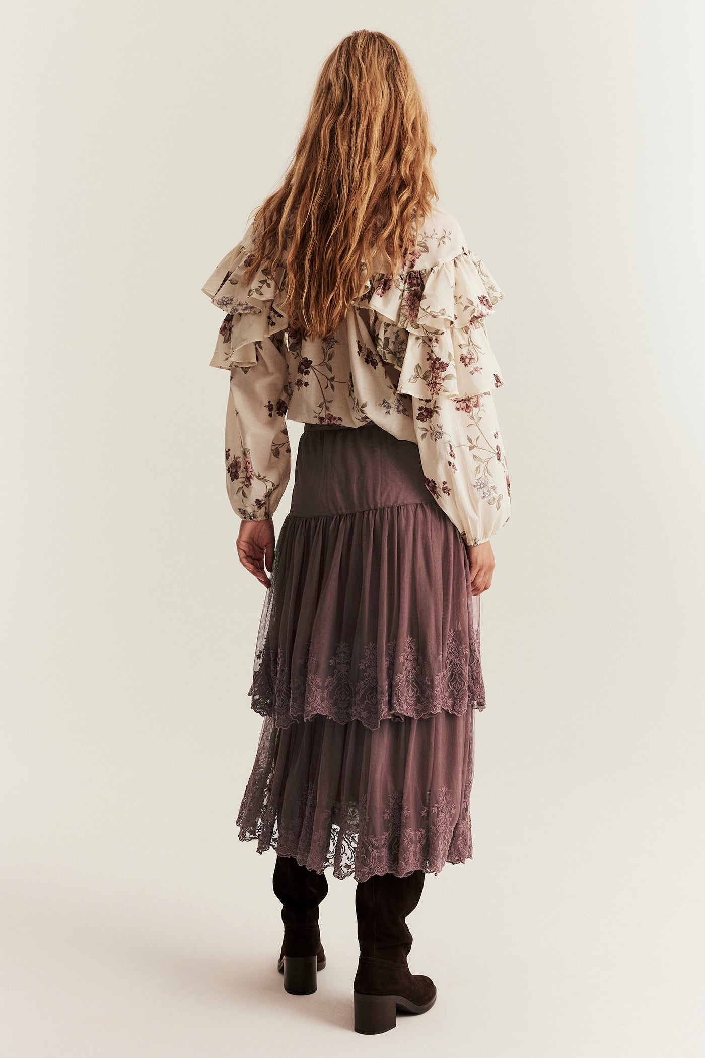 Women's pink mesh skirt with embroidery