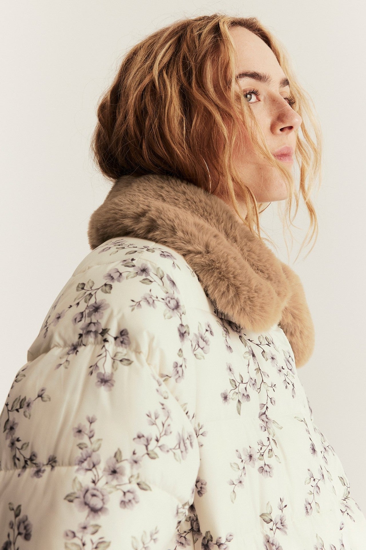 Women's beige floral padded jacket