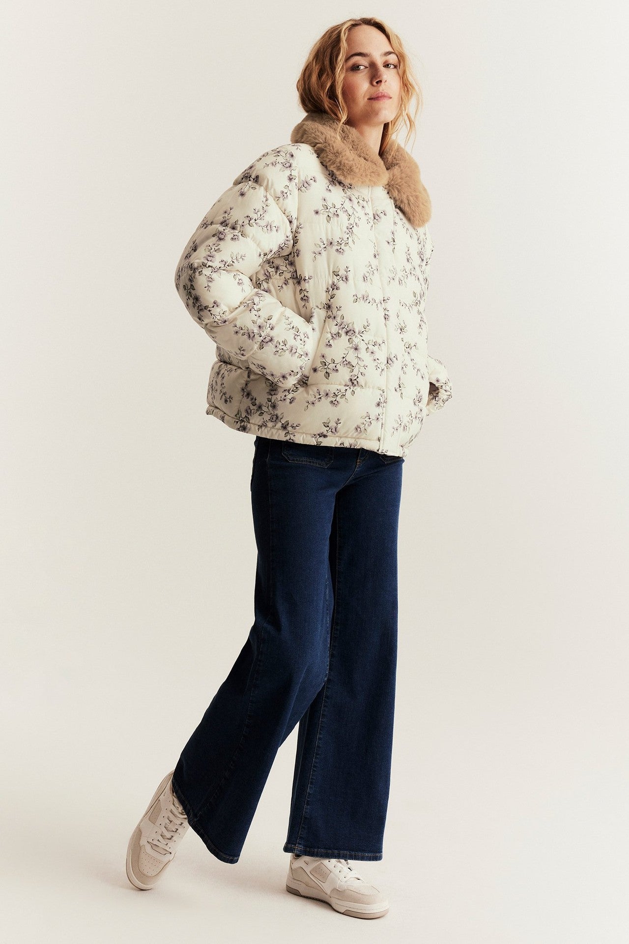 Women's beige floral padded jacket