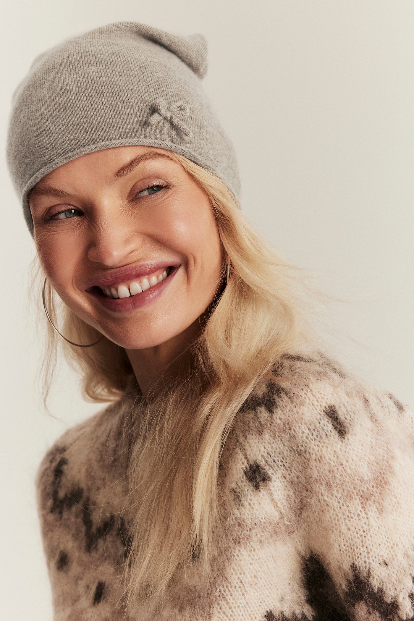 Women's beige wool and cashmere blend hat