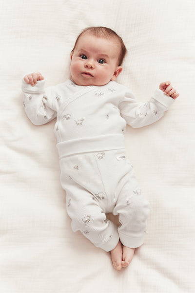 Baby white leggings with lamb print