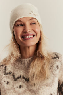 Women's white wool and cashmere blend hat