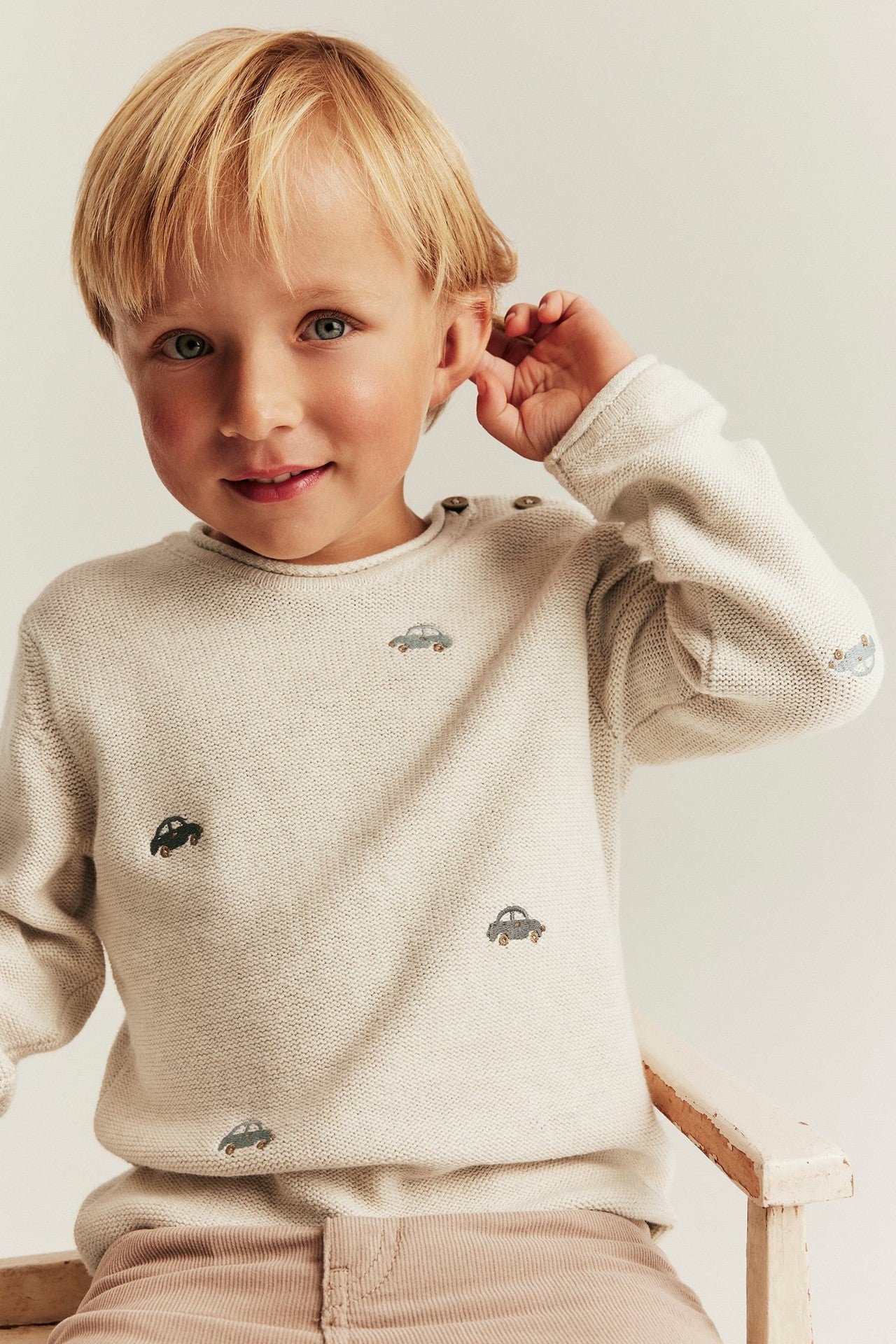 Baby & kids beige knitted jumper with cars