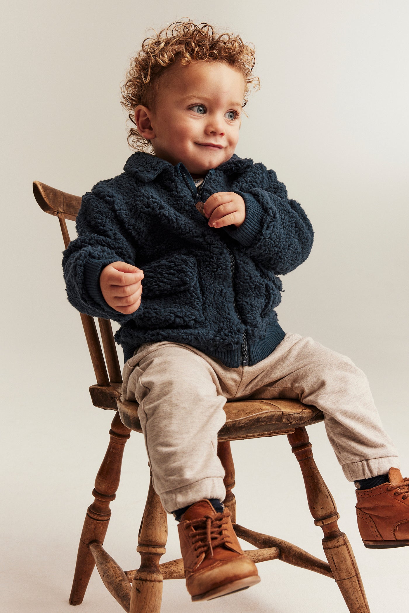Baby blue pile jacket with bear embroidery