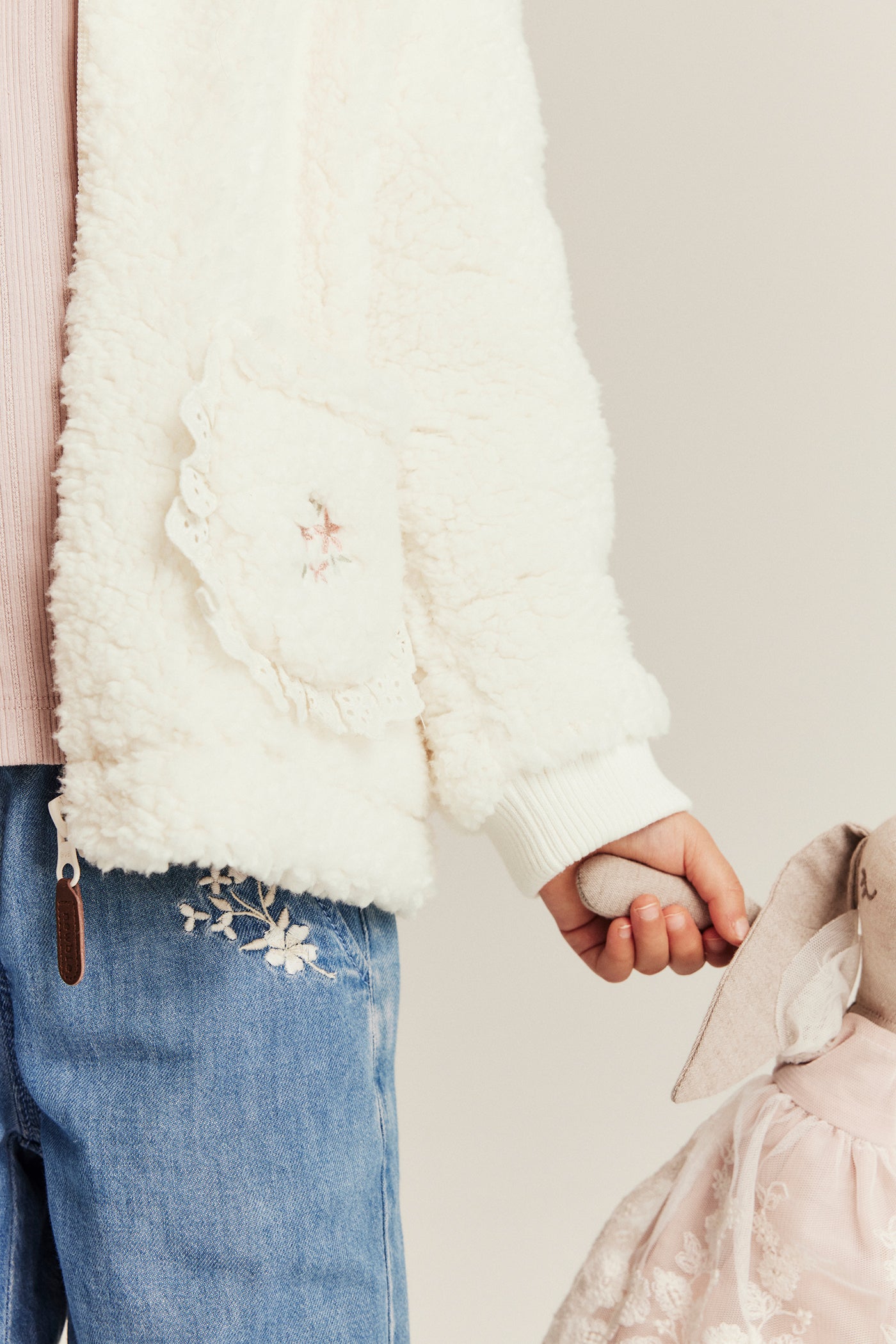 Kids white pile jacket with collar and lace