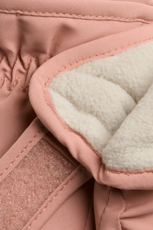Baby pink water-repellent mittens