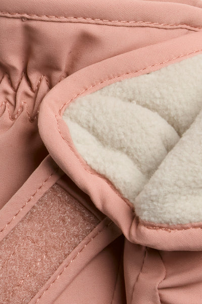 Baby pink water-repellent mittens
