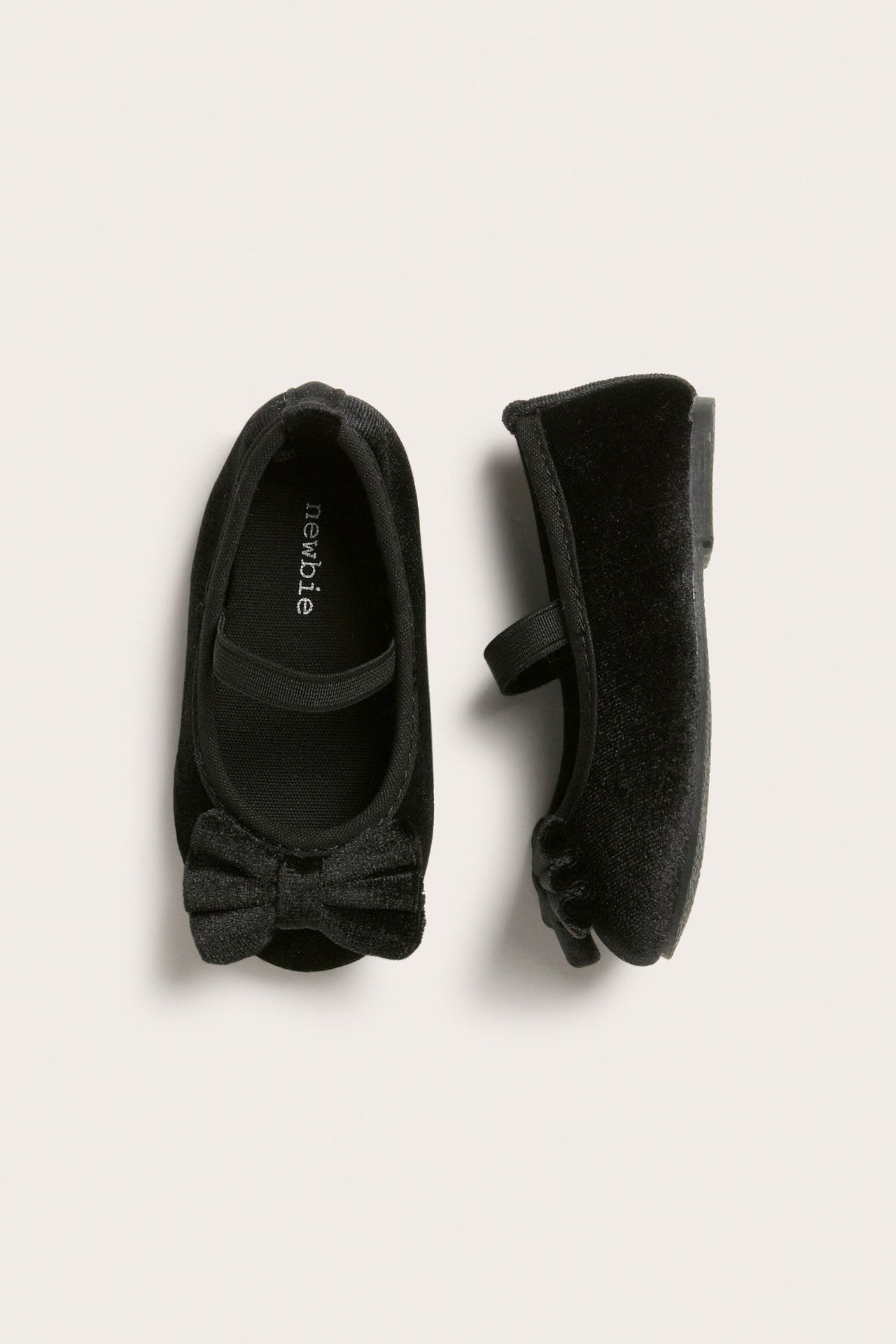 Baby and kids' black velvet bow shoes