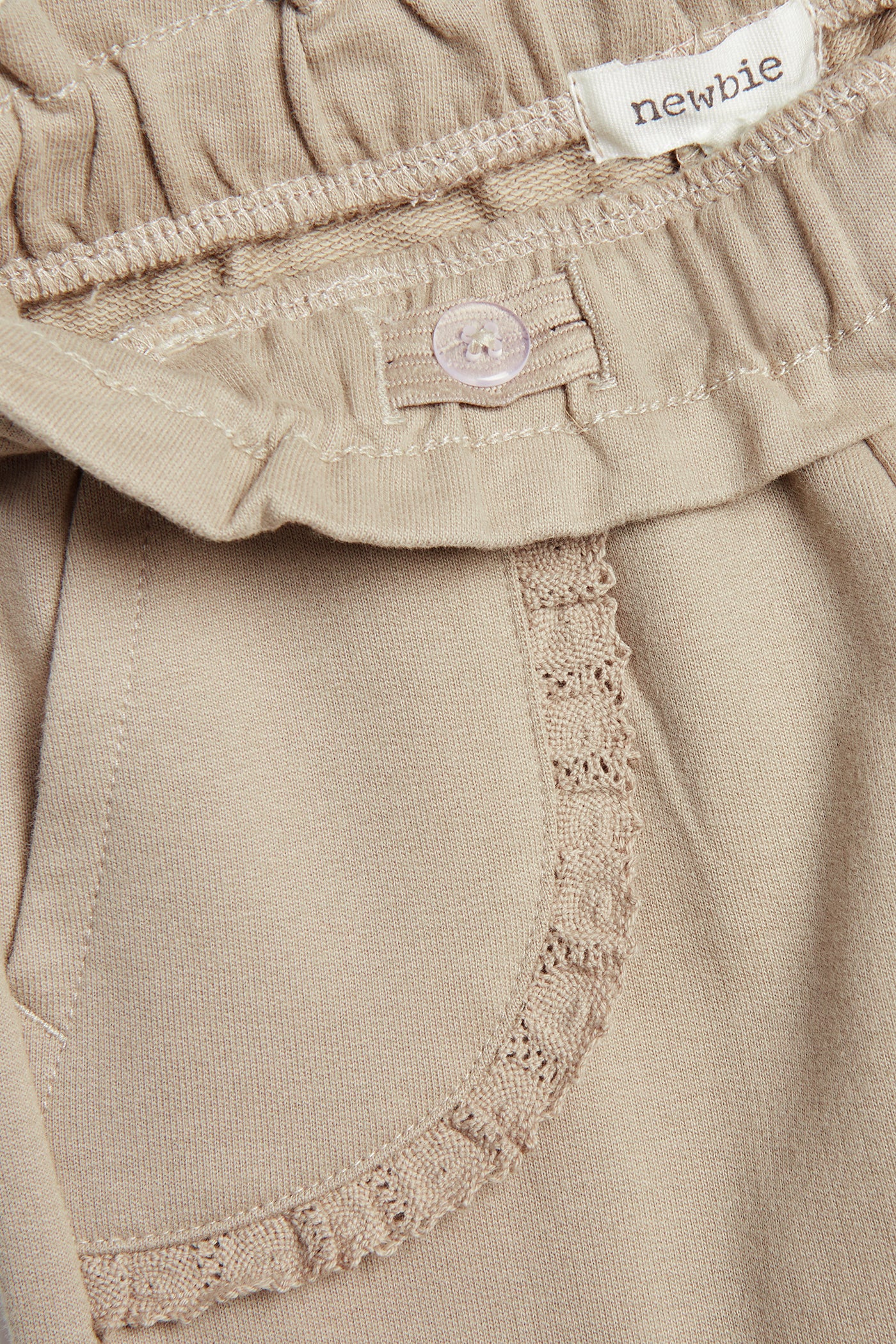 Baby beige joggers with lace details