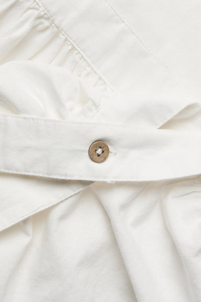 Women's white apron with frill and bow
