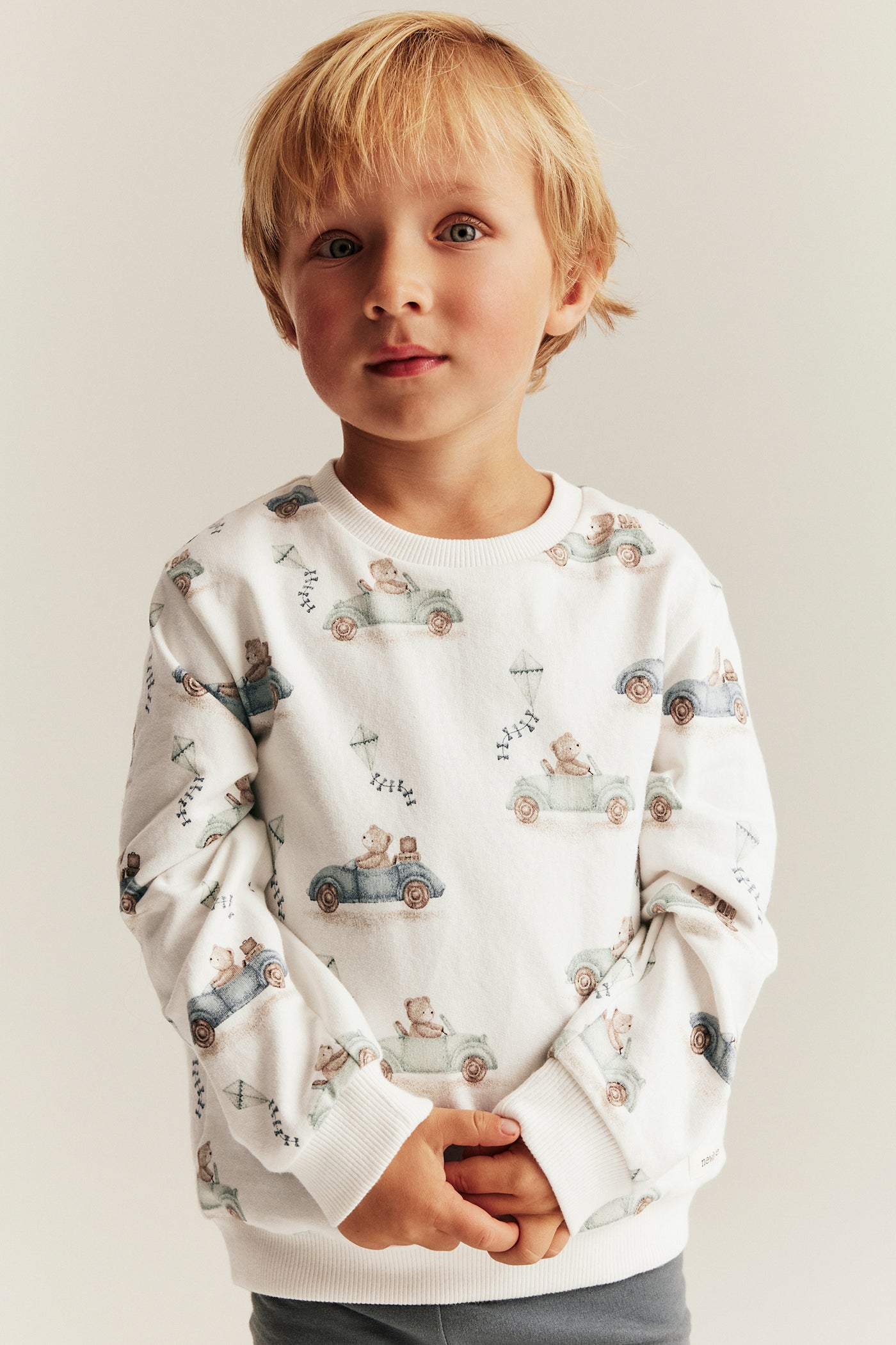 Baby & kids white sweatshirt with car print