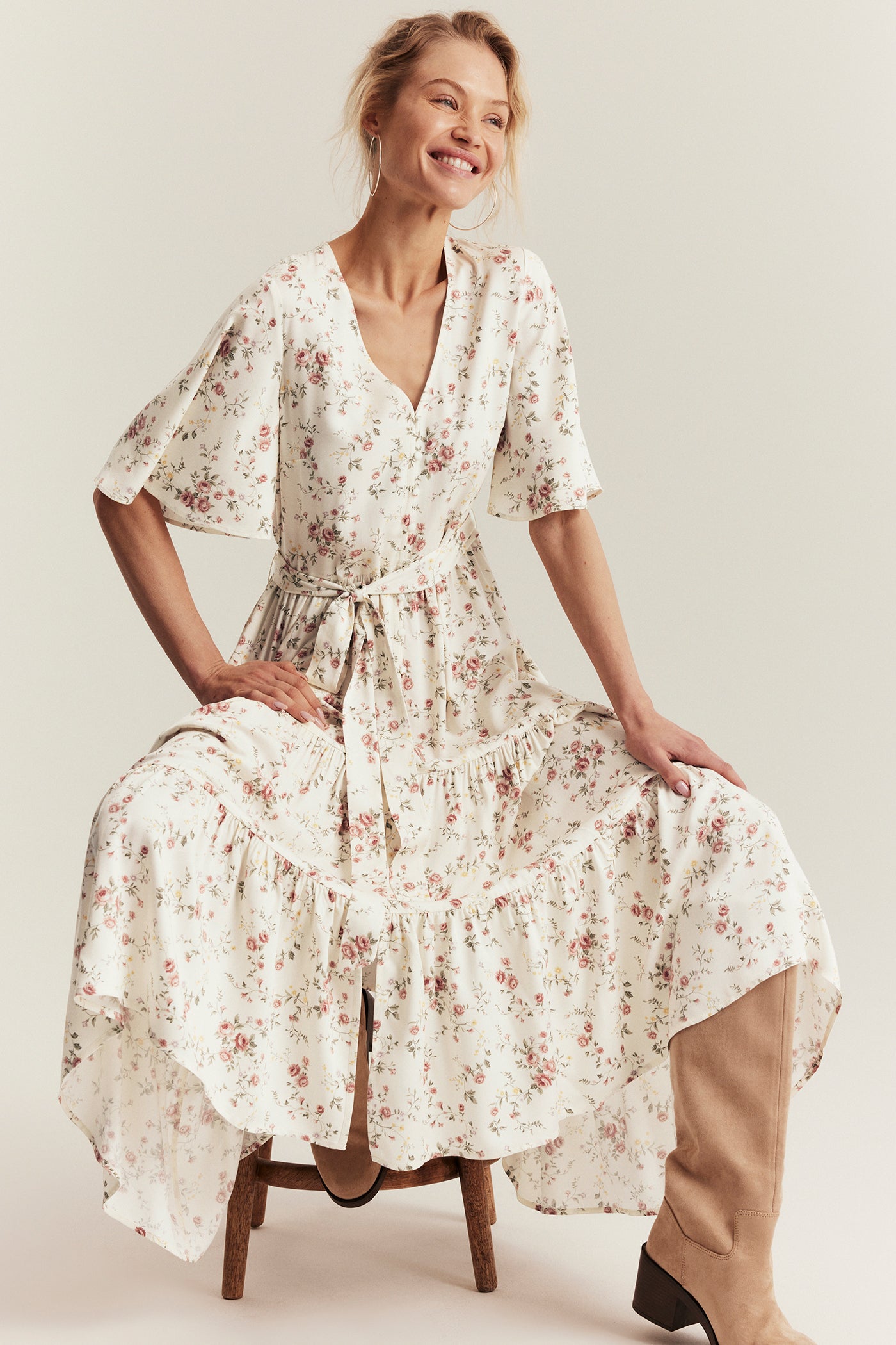 Women's white floral short‑sleeved dress