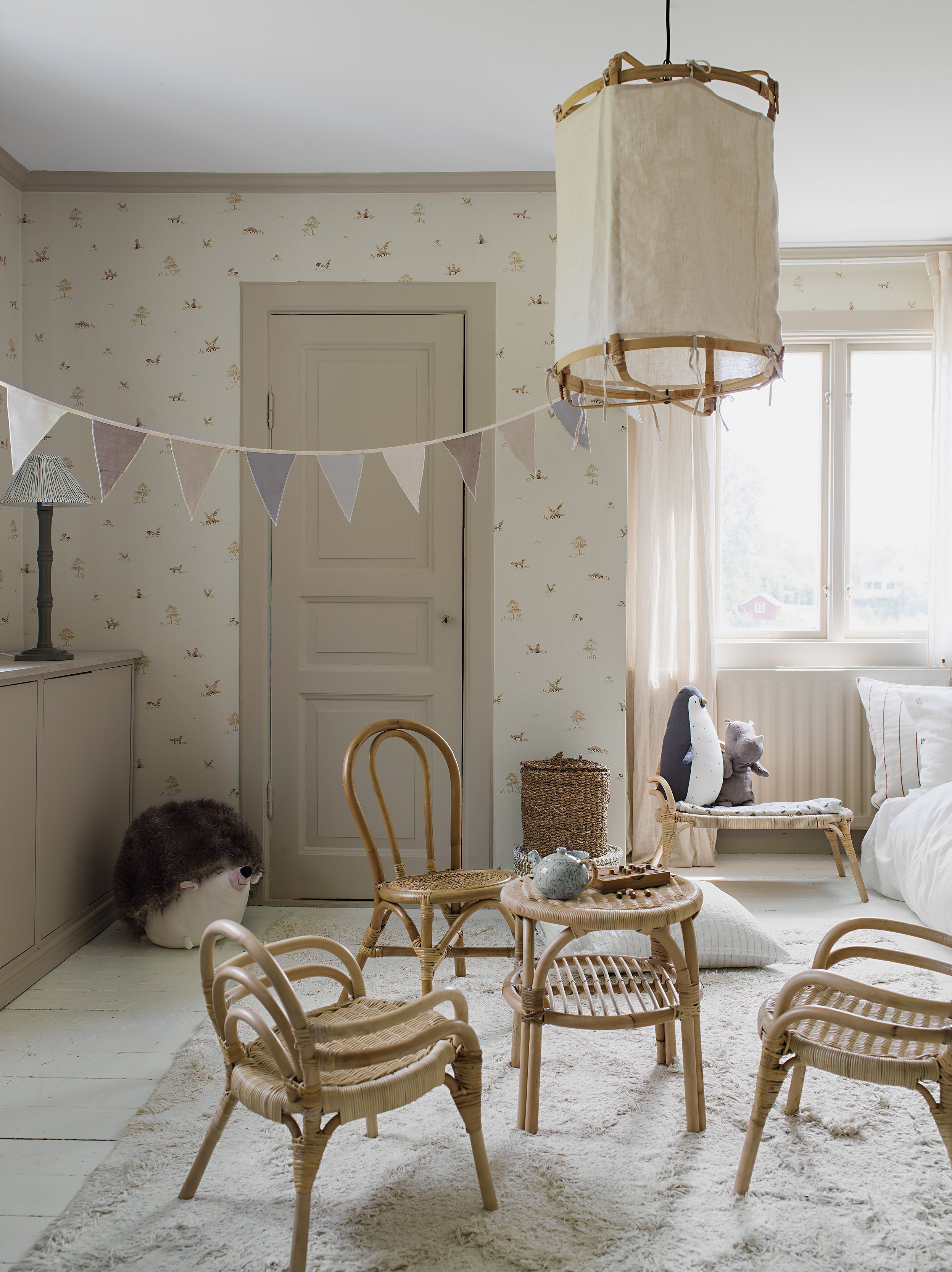 Little Fox beige wallpaper