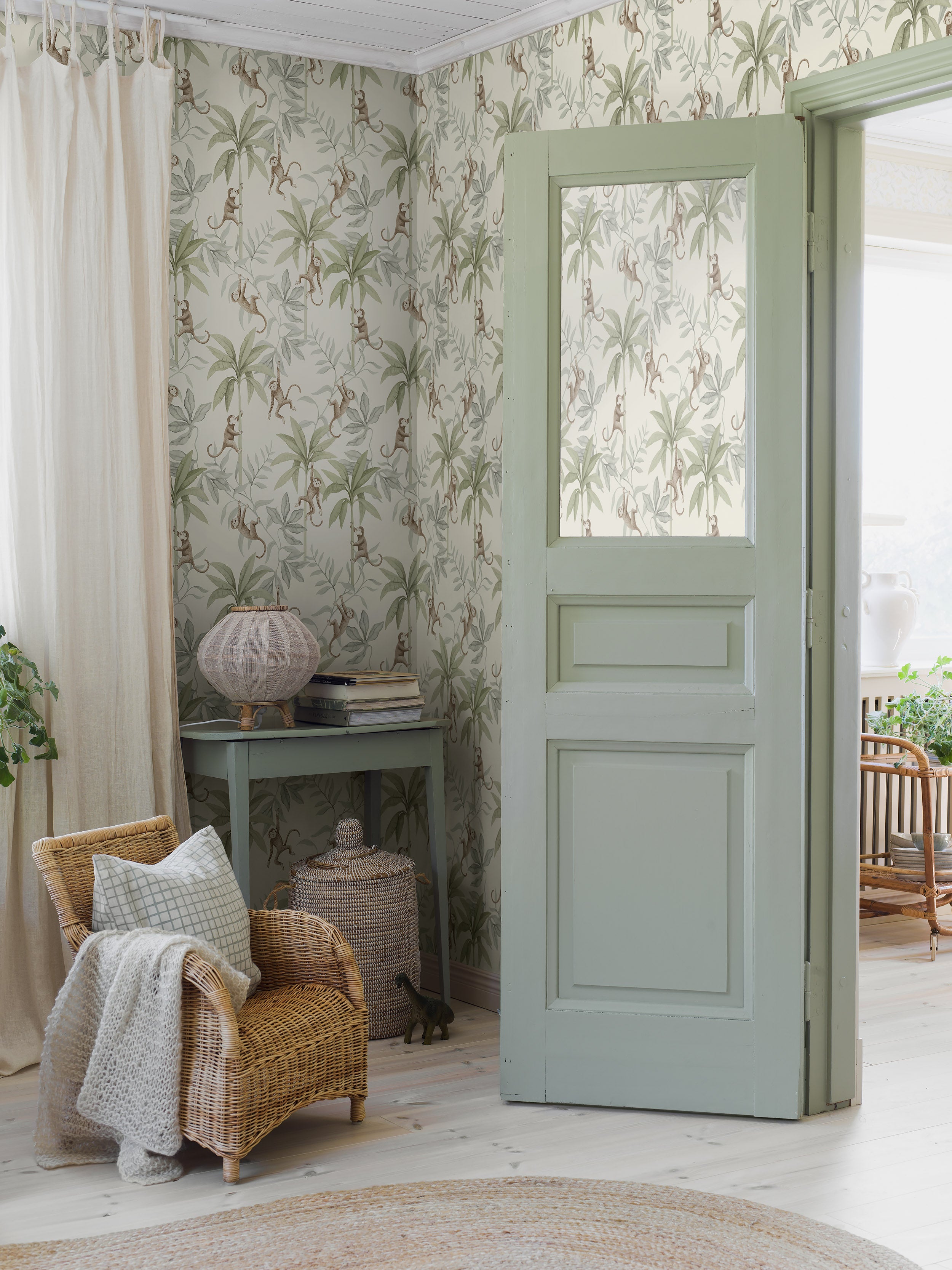 Jungle Friends white monkey wallpaper